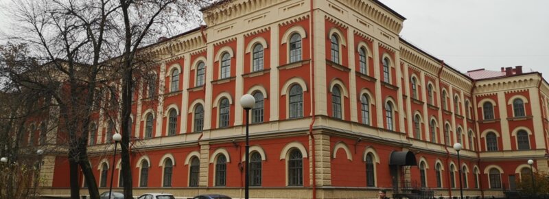 Здание гимназии 209 — памятник архитектуры